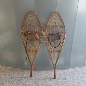 Wood and Rawhide Vintage Traditional Huron Snowshoes 43" x13.5", made in Canada